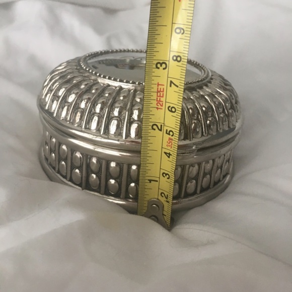 2002 Jimmy V golf classic charity silver round engraved jewelry/trinket box - Picture 4 of 4